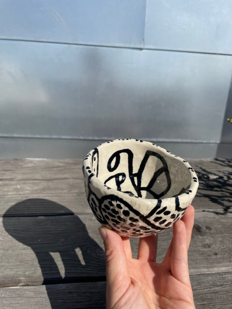 Bowl / Hand-built & Hand-painted