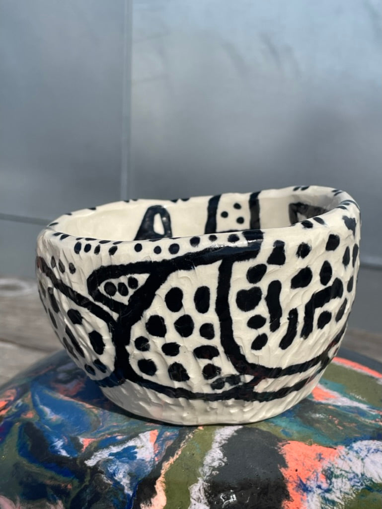 Bowl / Hand-built & Hand-painted