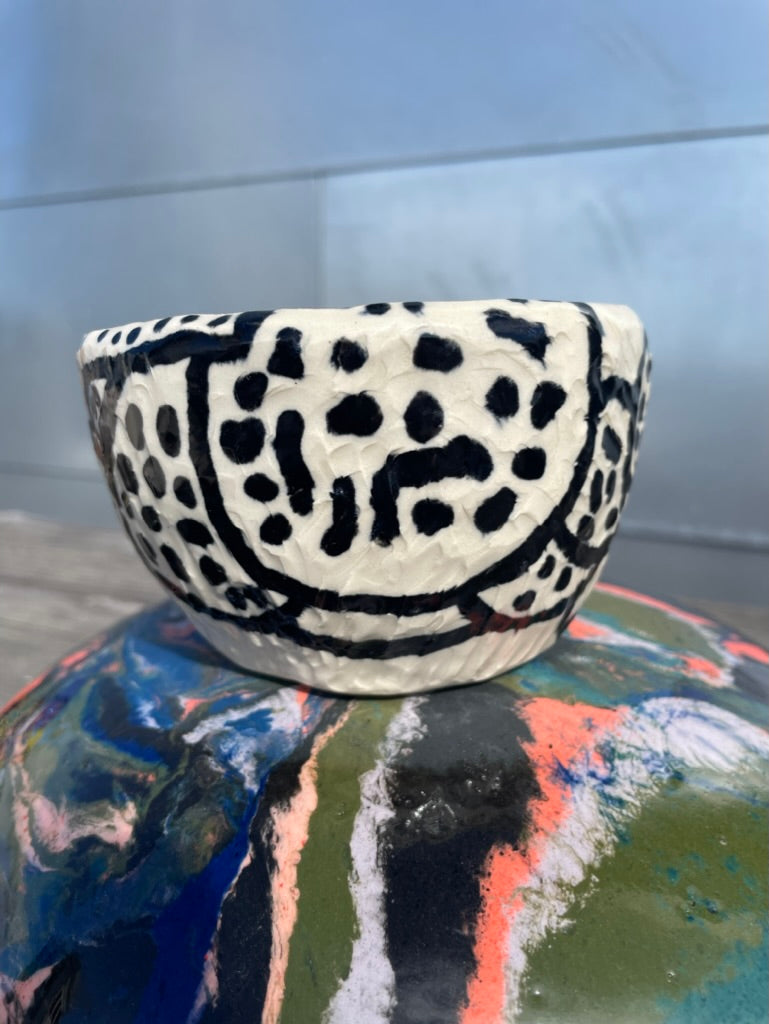 Bowl / Hand-built & Hand-painted