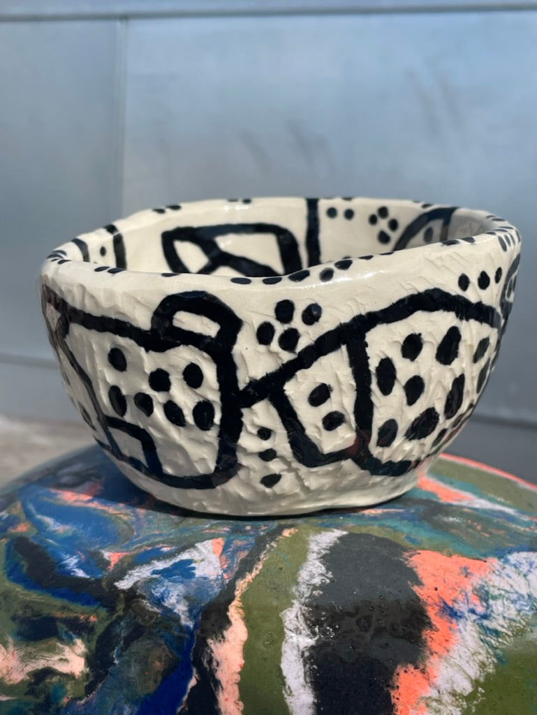 Bowl / Hand-built & Hand-painted