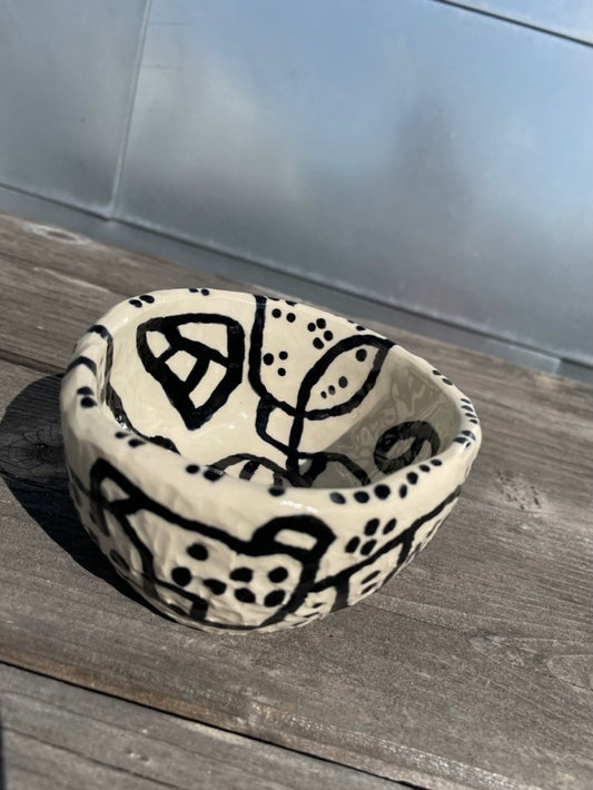 Bowl / Hand-built & Hand-painted